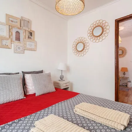 Lov'Alfama, At Home In Lisbon Apartments-2